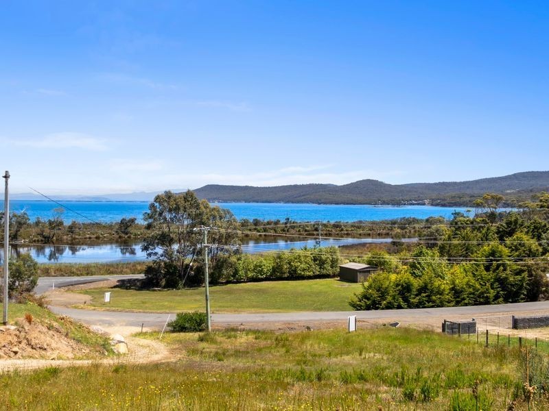 8A Lagoon Road, White Beach TAS 7184
