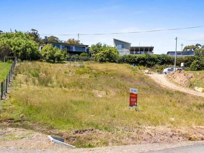 8A Lagoon Road, White Beach TAS 7184