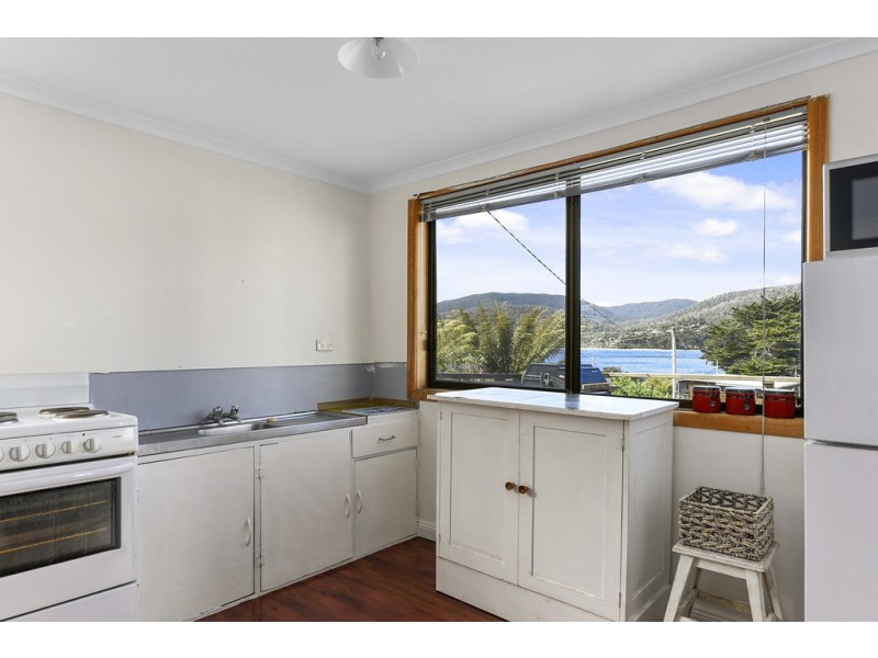 6 Noyes Road, White Beach TAS 7184