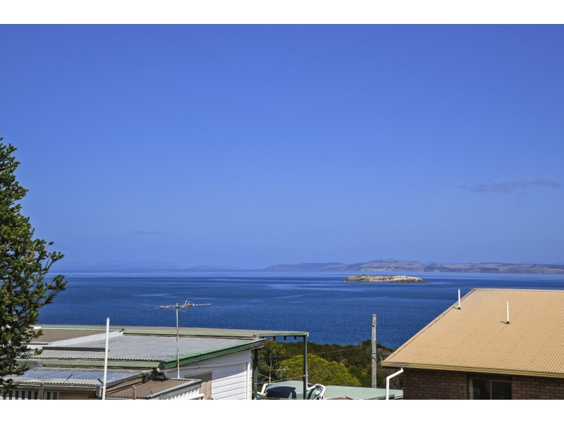 17 Spiraea Street, Primrose Sands TAS 7173