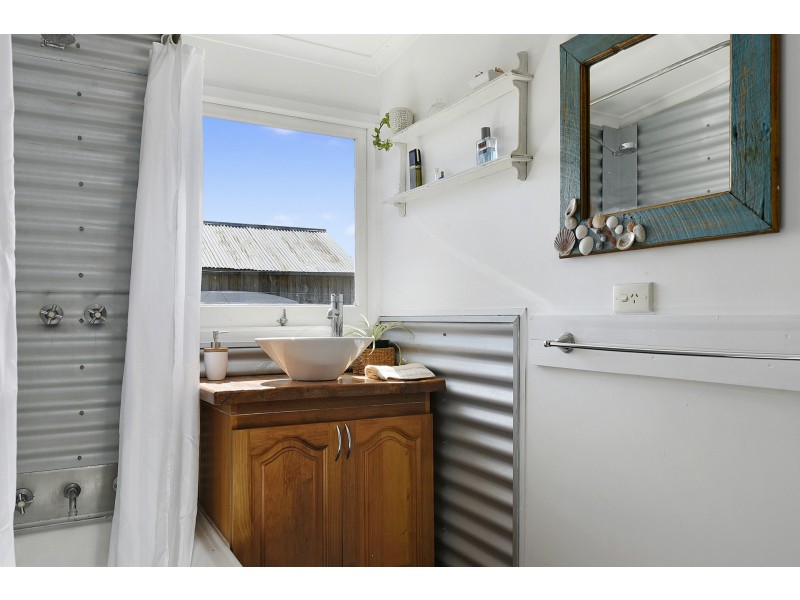 10256 Tasman Highway, Little Swanport TAS 7190