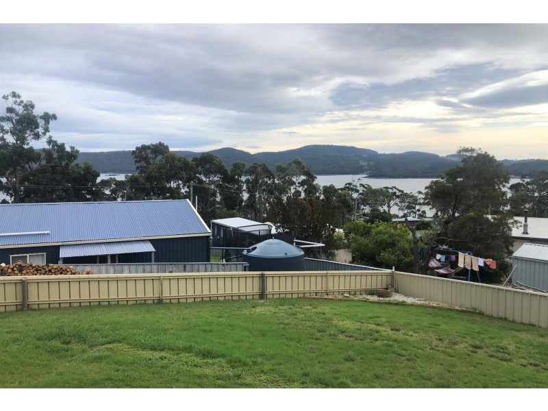 42 Free Street, White Beach TAS 7184