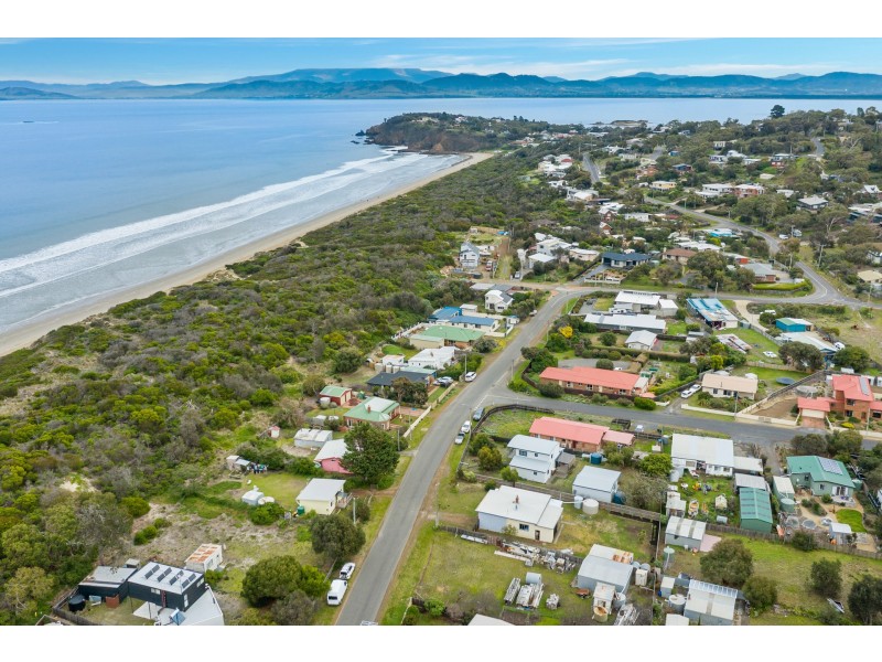 222 Carlton Beach Road, Dodges Ferry TAS 7173