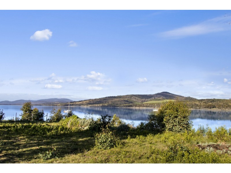 59 Arthur Highway, Dunalley TAS 7177