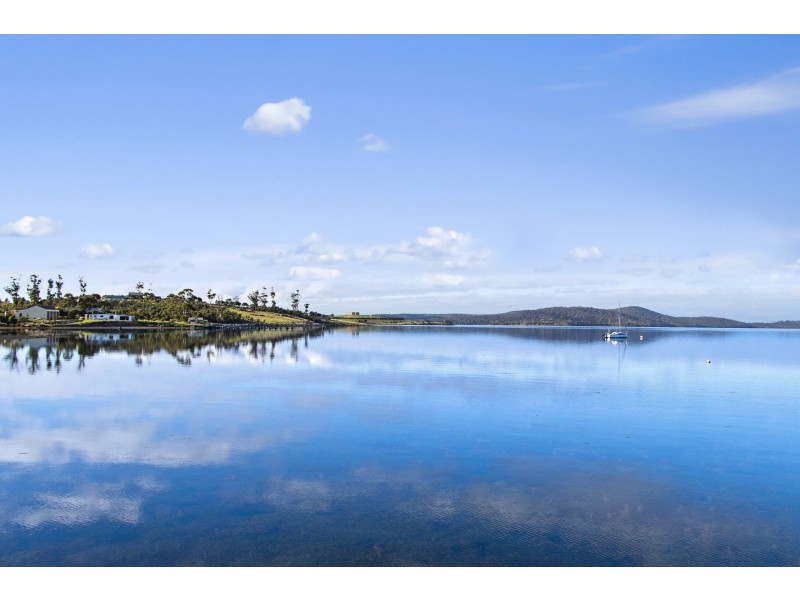 59 Arthur Highway, Dunalley TAS 7177
