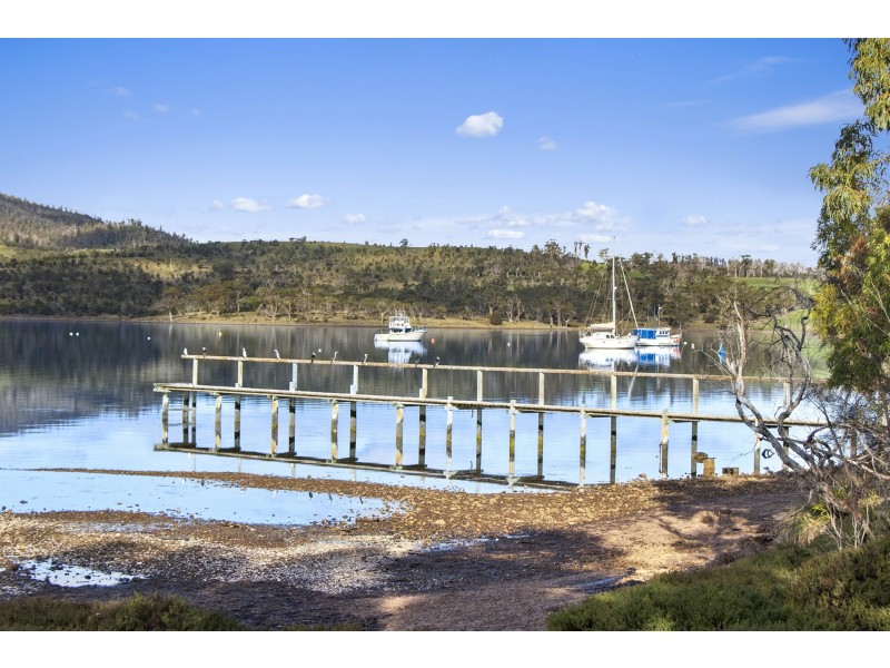 59 Arthur Highway, Dunalley TAS 7177
