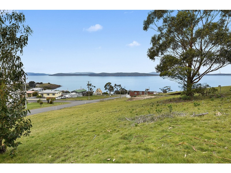 12 Norfolk Crescent, Primrose Sands TAS 7173