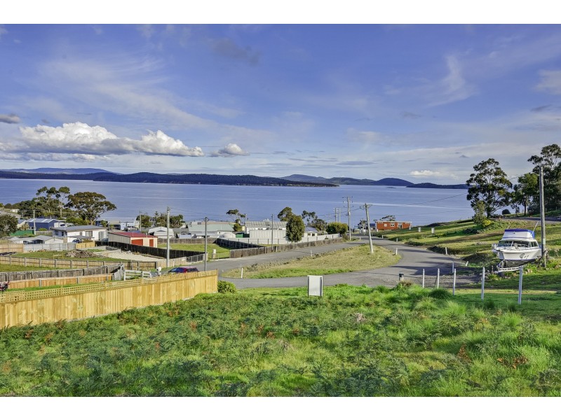 24 Norfolk Crescent, Primrose Sands TAS 7173