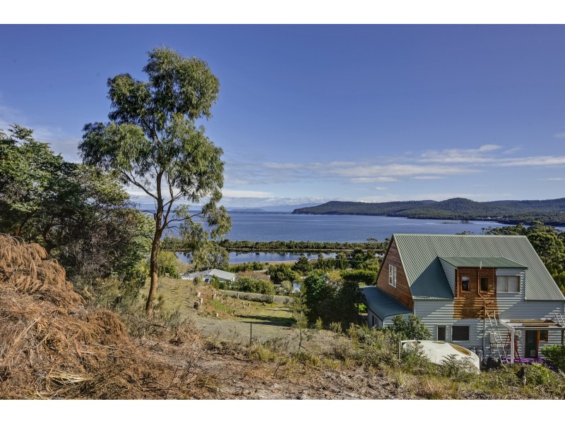 69 Lagoon Road, White Beach TAS 7184