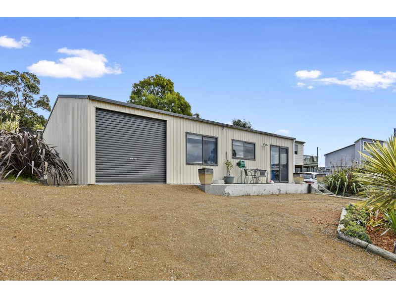 9 Sloping Main Drive, Sloping Main TAS 7186