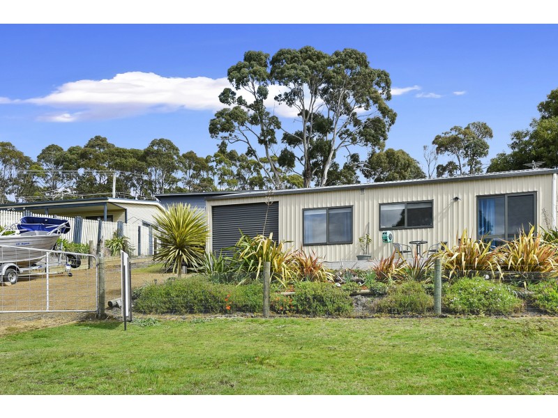 9 Sloping Main Drive, Sloping Main TAS 7186