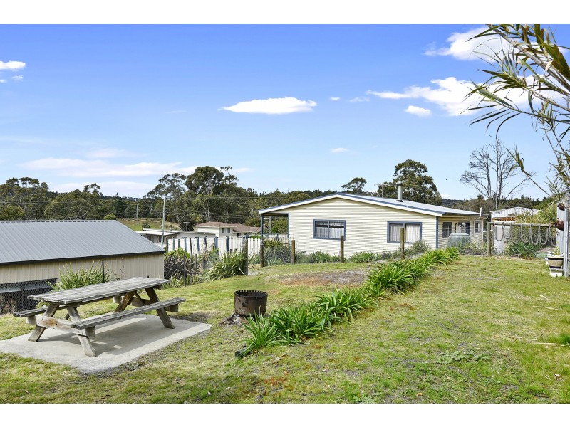 9 Sloping Main Drive, Sloping Main TAS 7186