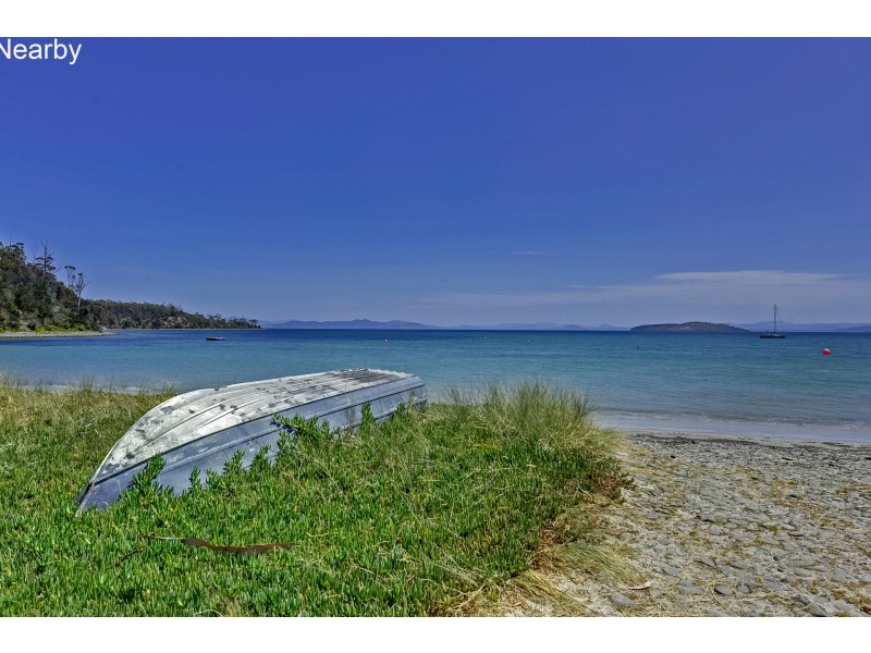 9 Sloping Main Drive, Sloping Main TAS 7186