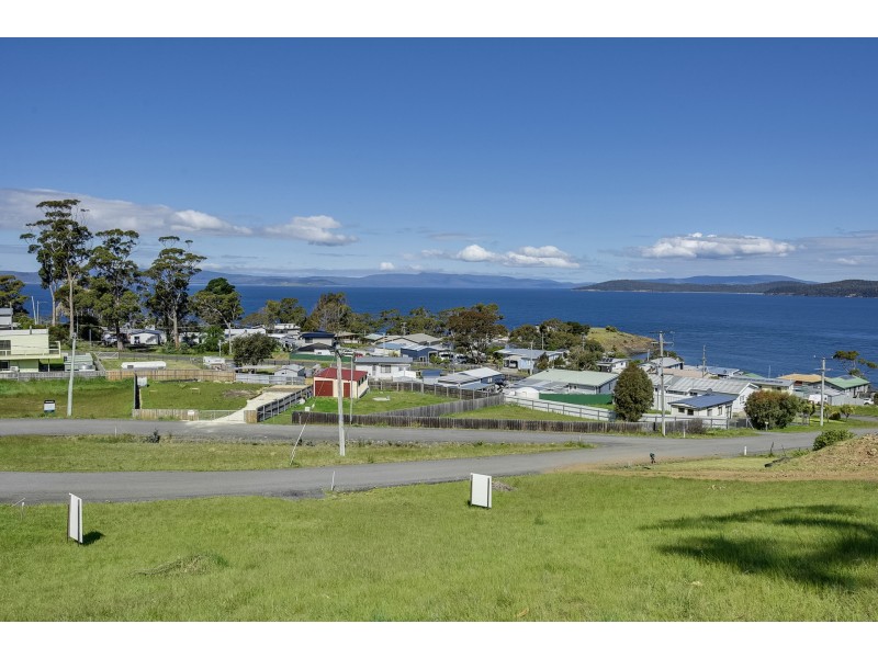16 Norfolk Crescent, Primrose Sands TAS 7173