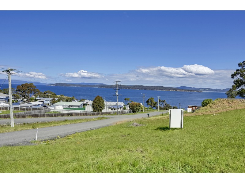 16 Norfolk Crescent, Primrose Sands TAS 7173