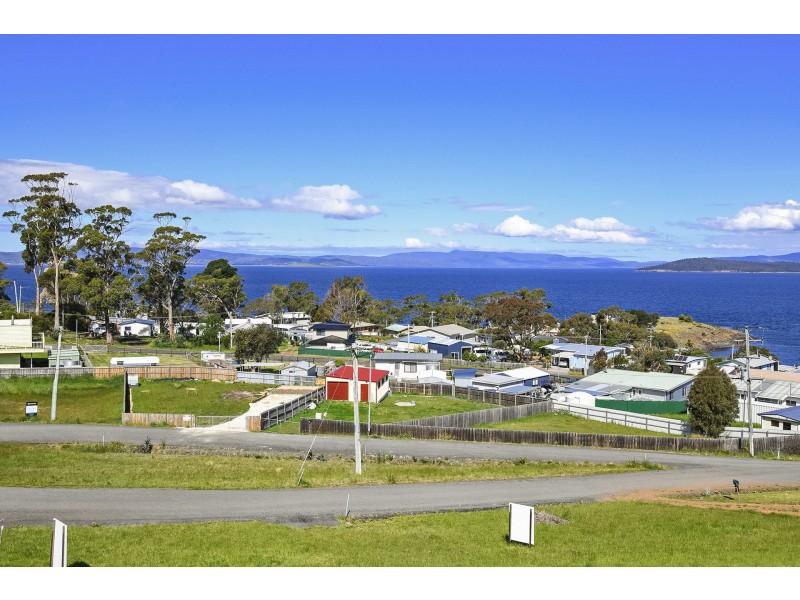 16 Norfolk Crescent, Primrose Sands TAS 7173