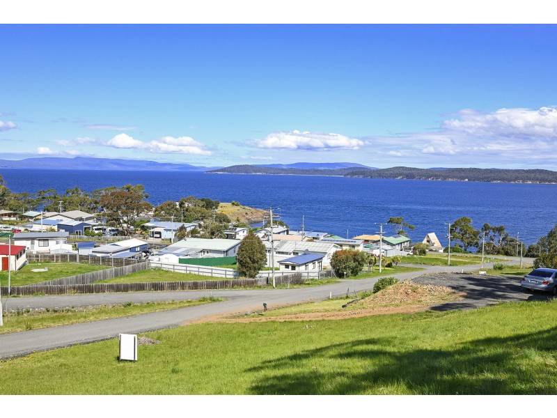 16 Norfolk Crescent, Primrose Sands TAS 7173