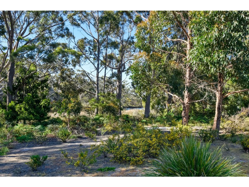 42 Wades Road, White Beach TAS 7184