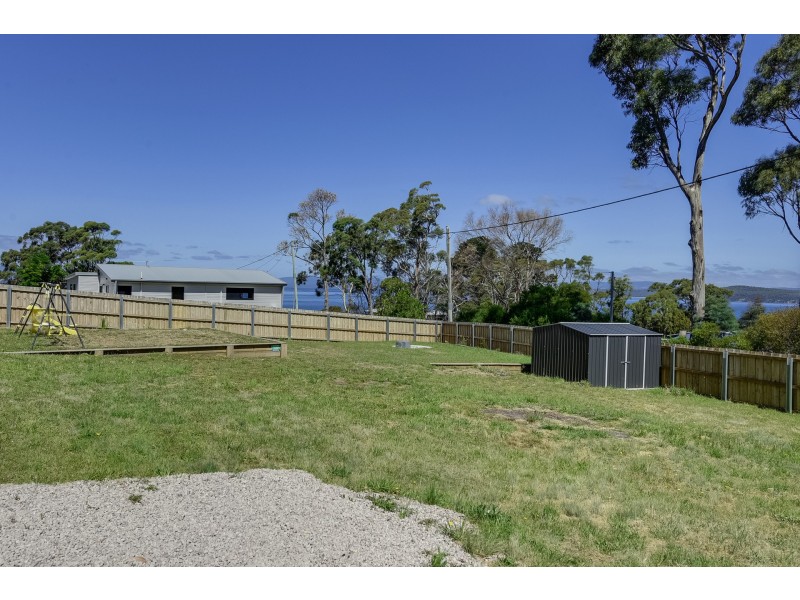 6 Oak Street, Primrose Sands TAS 7173