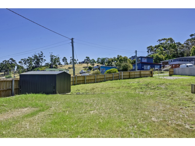 6 Oak Street, Primrose Sands TAS 7173