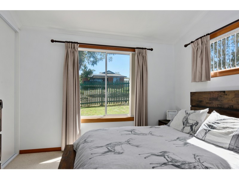 8 Meethenar Street, Carlton TAS 7173