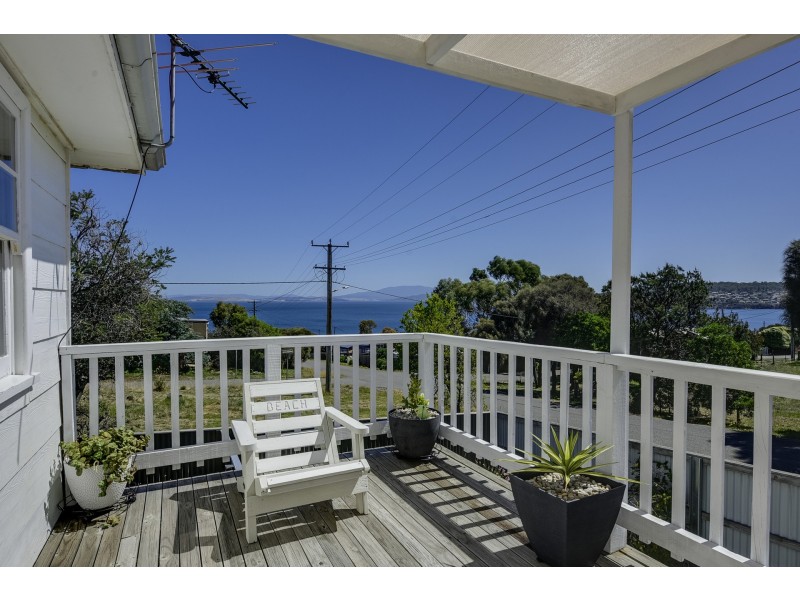 9 Rowan Avenue, Primrose Sands TAS 7173