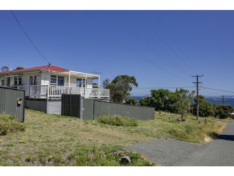 9 Rowan Avenue, Primrose Sands TAS 7173