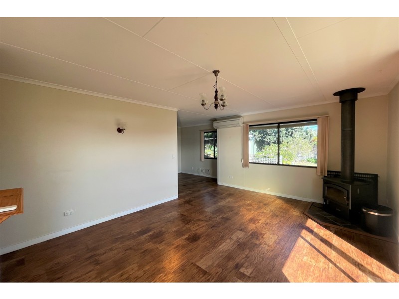8 Midway Street, Midway Point TAS 7171