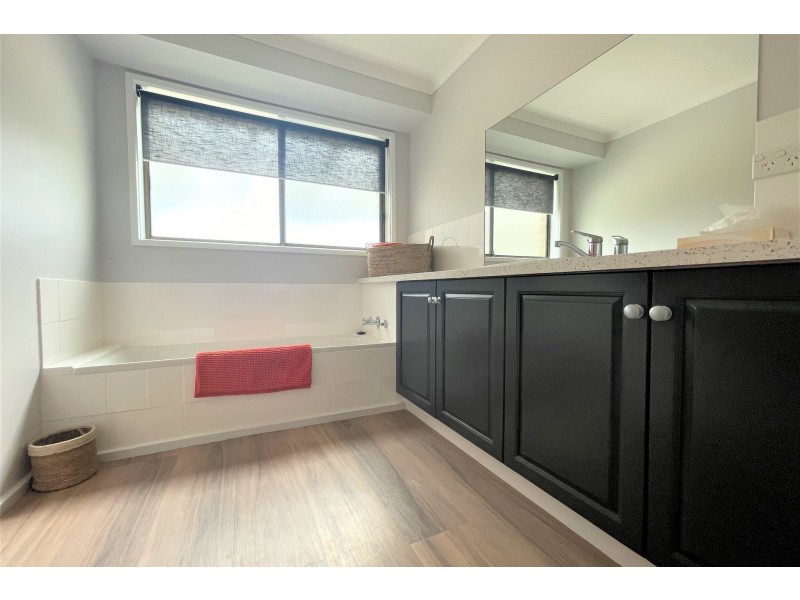 18 Lagoon Road, Carlton TAS 7173