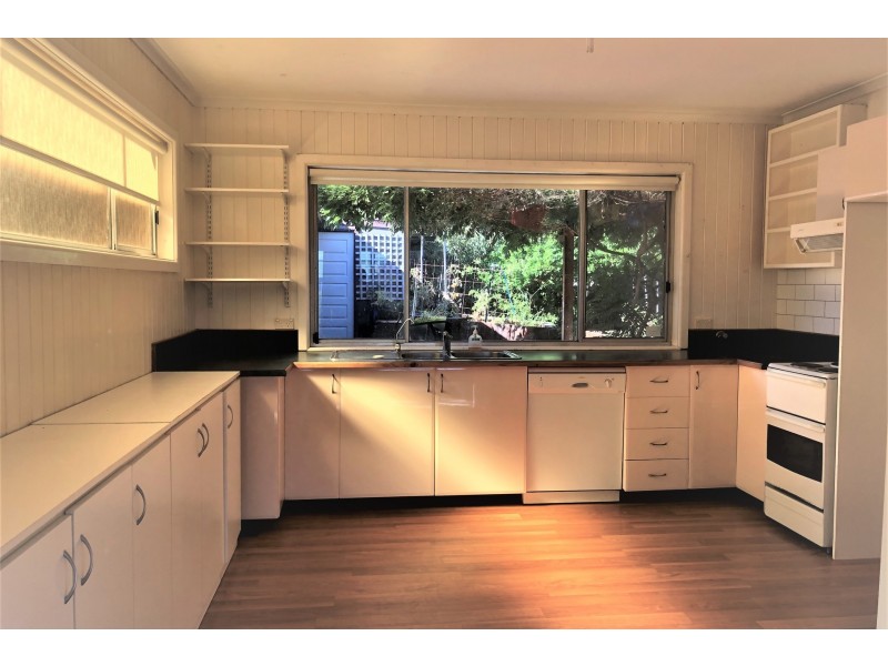 13 Raynors Road, Midway Point TAS 7171