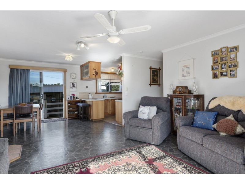 9 Carlton River Road, Dodges Ferry TAS 7173
