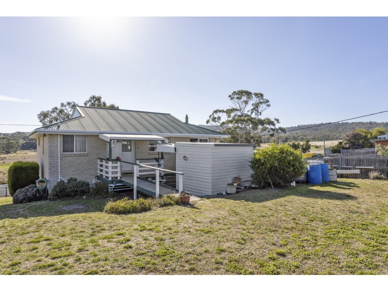 9 Carlton River Road, Dodges Ferry TAS 7173