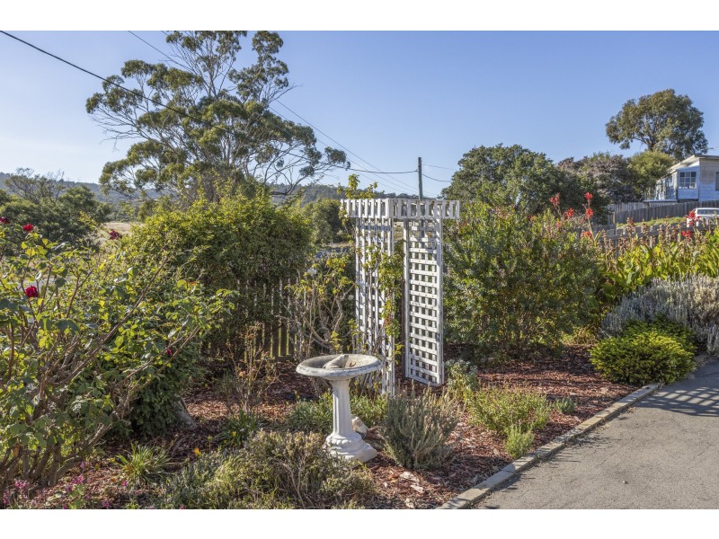 9 Carlton River Road, Dodges Ferry TAS 7173