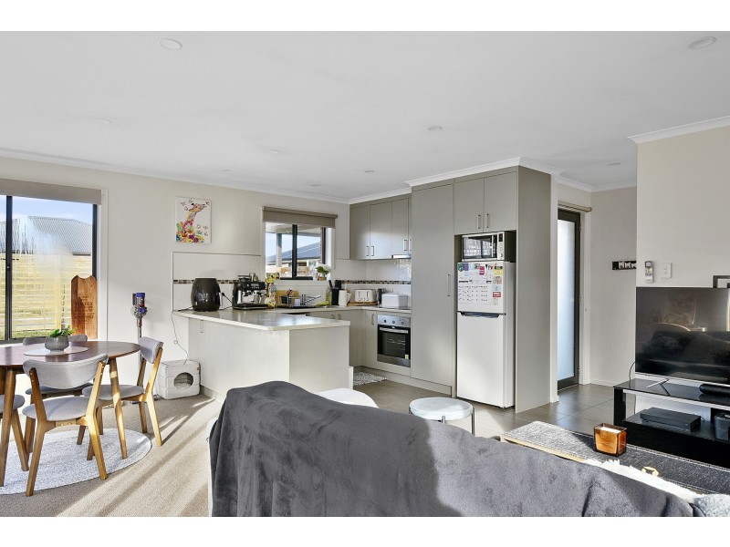 1/49 Mariah Crescent, Oakdowns TAS 7019