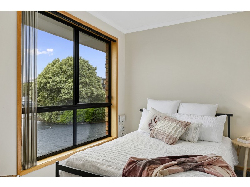 16 Caitlin Court, Midway Point TAS 7171