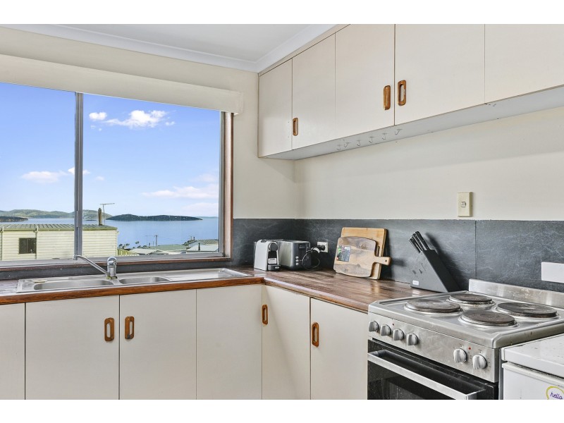 7 Oak Street, Primrose Sands TAS 7173