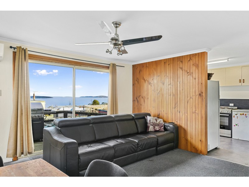 7 Oak Street, Primrose Sands TAS 7173