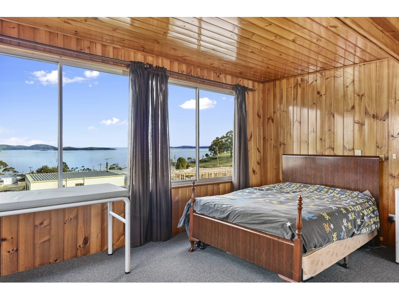 7 Oak Street, Primrose Sands TAS 7173