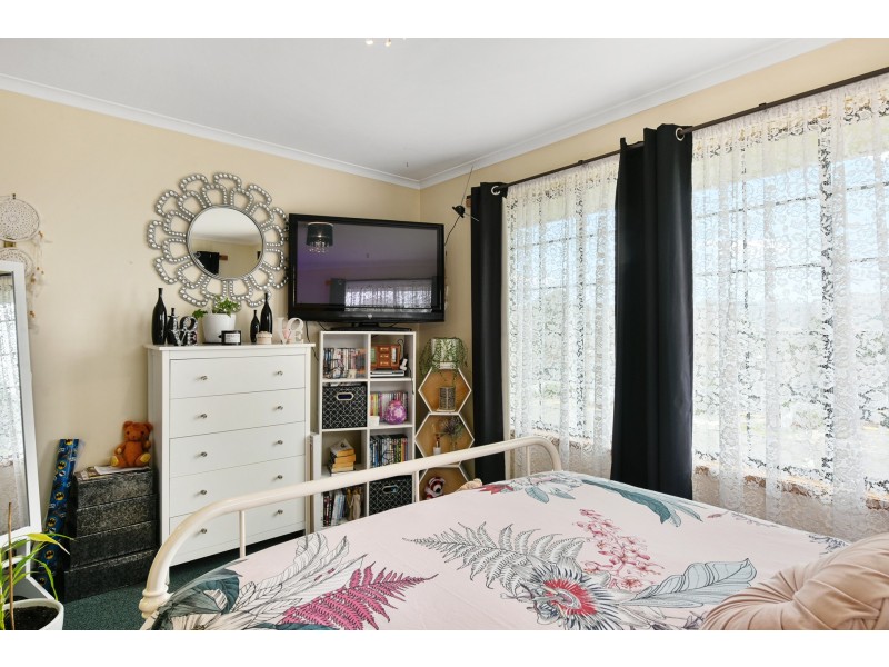 2 Vicary Place, Rokeby TAS 7019