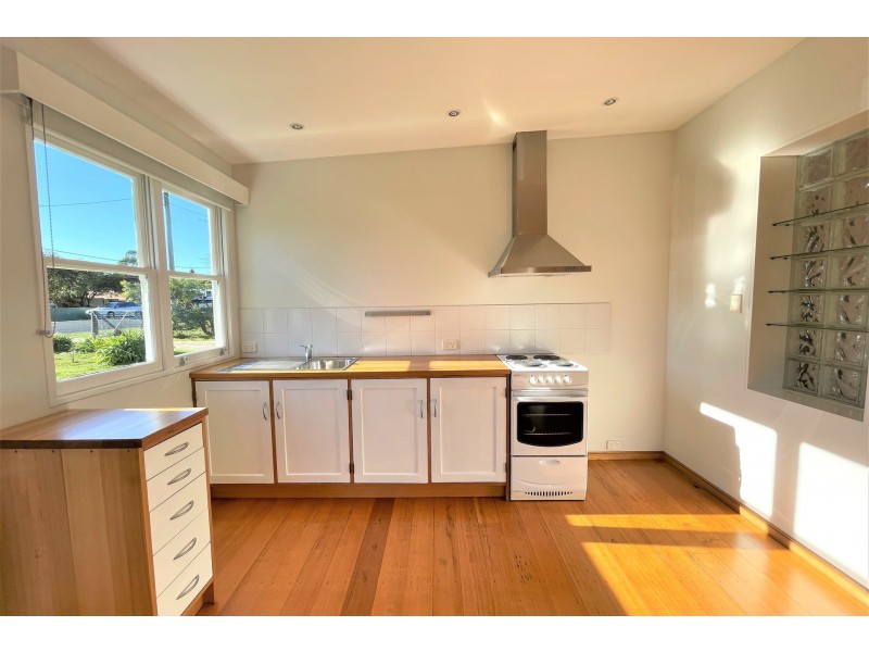 14 Seventh Avenue, Dodges Ferry TAS 7173