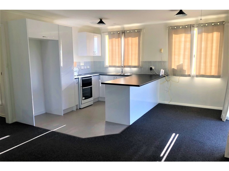 2/50 Charles Street, Orford TAS 7190