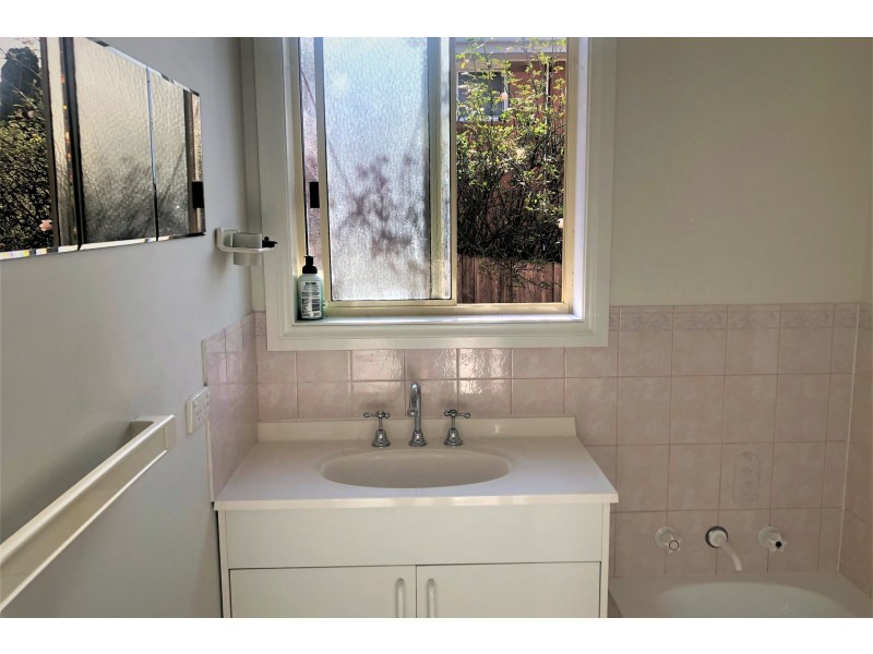 2/50 Charles Street, Orford TAS 7190