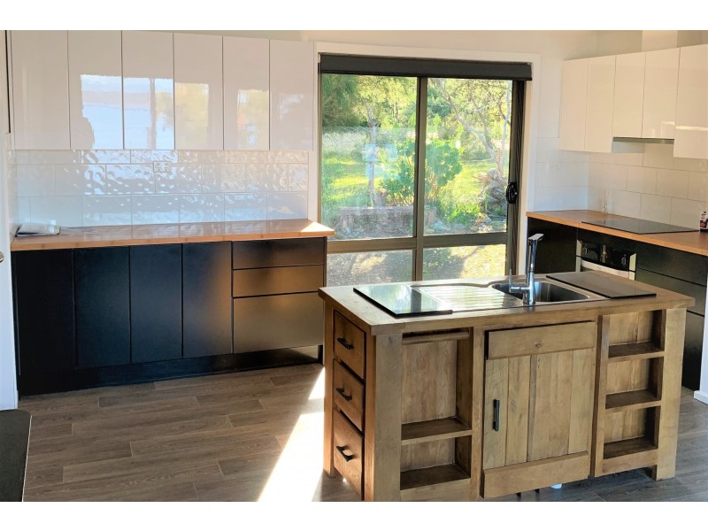 10 Susans Bay Road, Primrose Sands TAS 7173