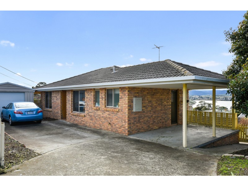 43 First Avenue, Midway Point TAS 7171