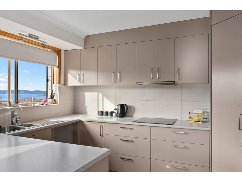 43 First Avenue, Midway Point TAS 7171