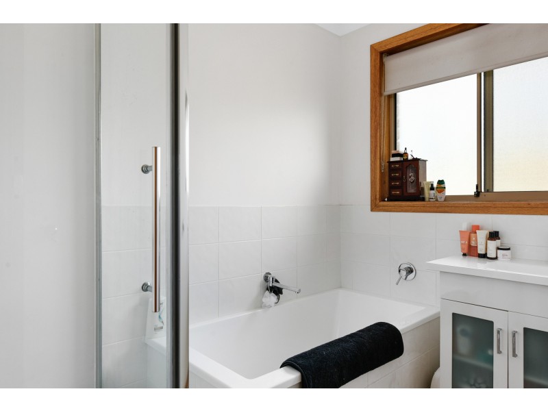 43 First Avenue, Midway Point TAS 7171