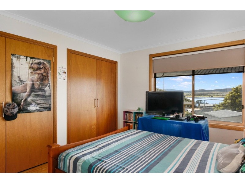 43 First Avenue, Midway Point TAS 7171