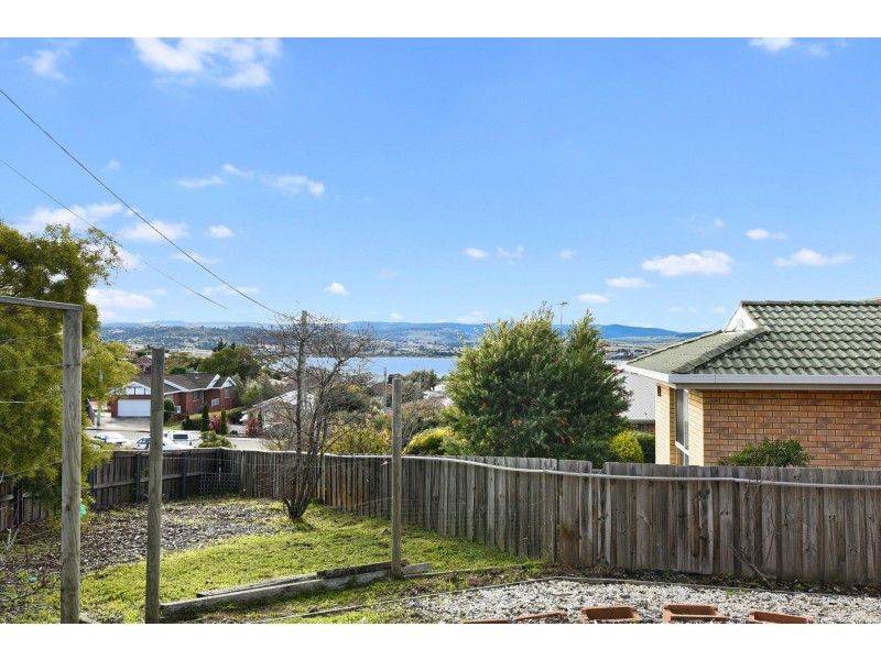 43 First Avenue, Midway Point TAS 7171