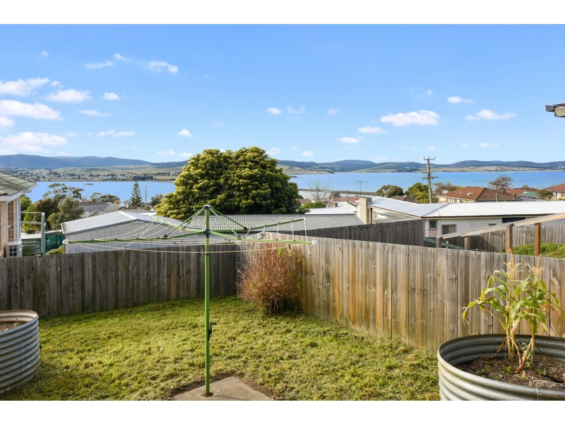 43 First Avenue, Midway Point TAS 7171