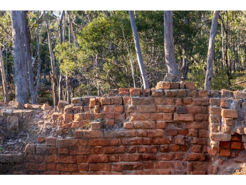 Sloping Main TAS 7186